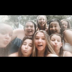 Meet your Posher, Clara